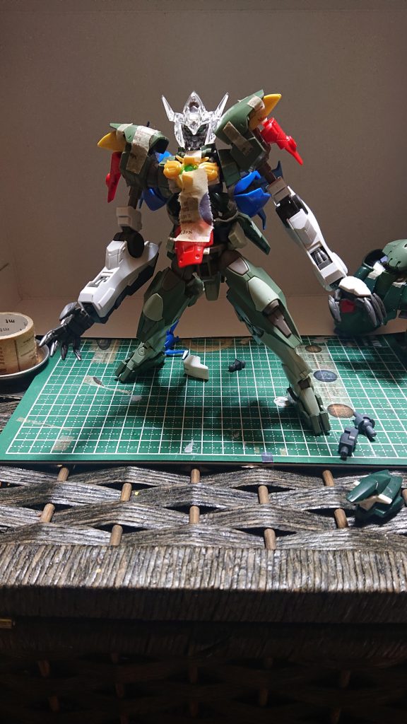 とあるクトゥルフTRPGに感動して「やっぱ人型やな!」
只、逆三角のバランスの為か頭が大きいせいかゴリラっぽい