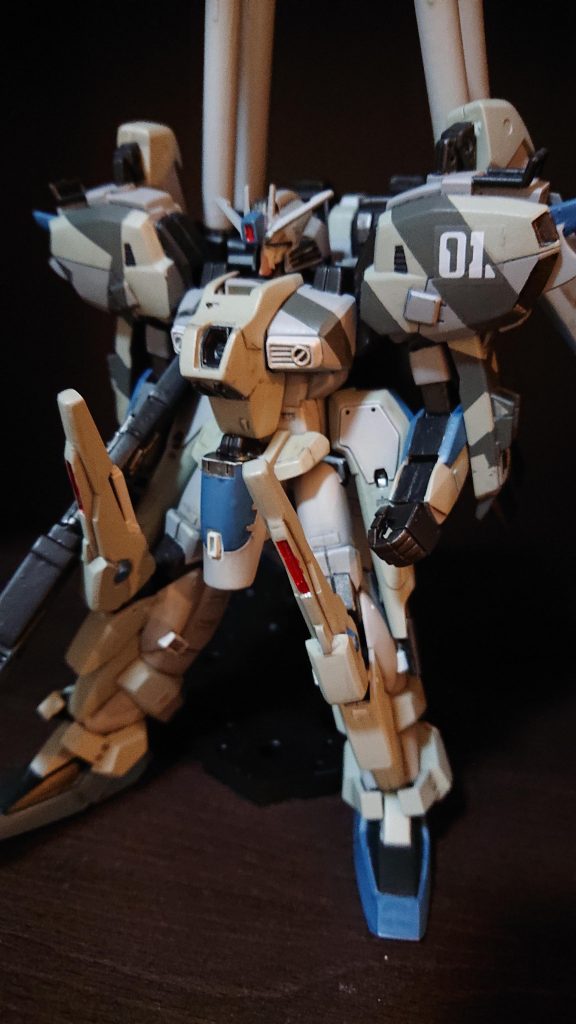 息子はサフのグレーのまま色ではあまり関心を示さずガンプラバトルを回避。
    +