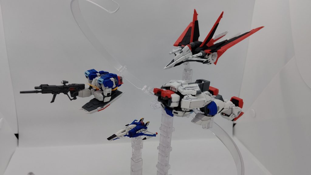 戦闘機の4機編隊飛行
………いや、ZAFTさん、これを全部戦闘機って言い張るのはやはりなかなか無理があるのでは………？