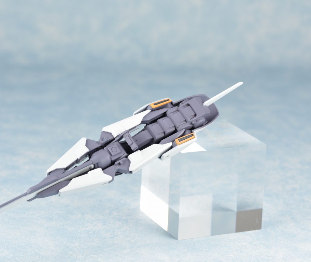 コンポジットシールドブースター裏側のアーム部分は省スペース、デザイン性重視のパーツを自作して干渉しないようにしました。