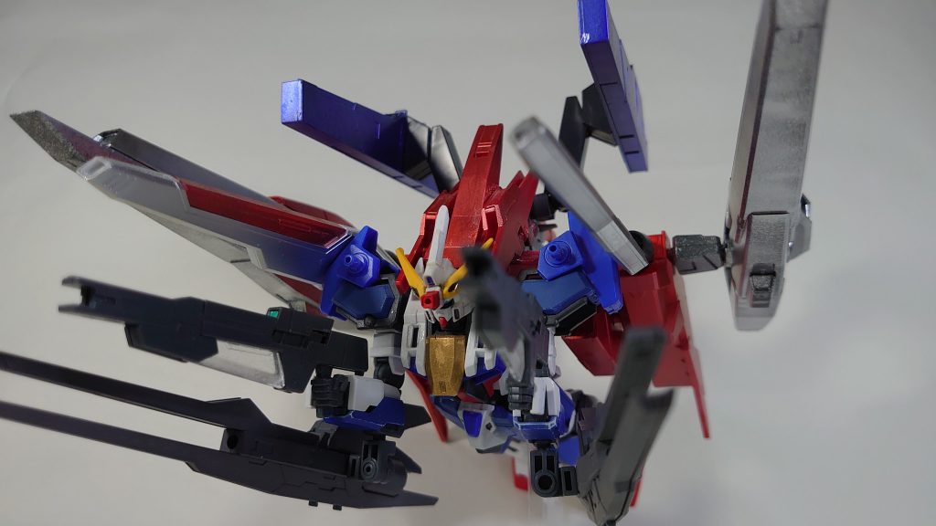 拠点襲撃用ストライカー レイドストライカーを装着したストライクガンダムアドヴァンス。一瞬で敵拠点を制圧することが出来るように火力に全振りしているといっても過言ではない。
    +
