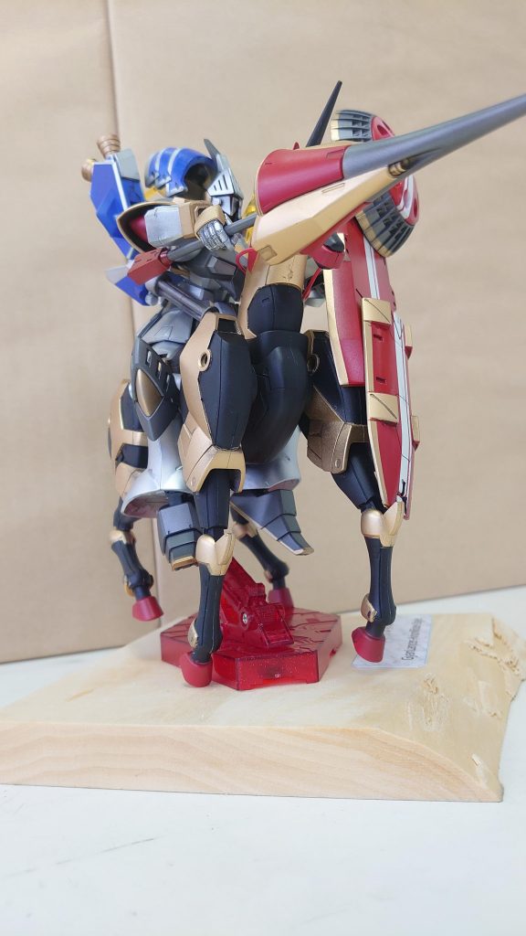 下から煽りで。