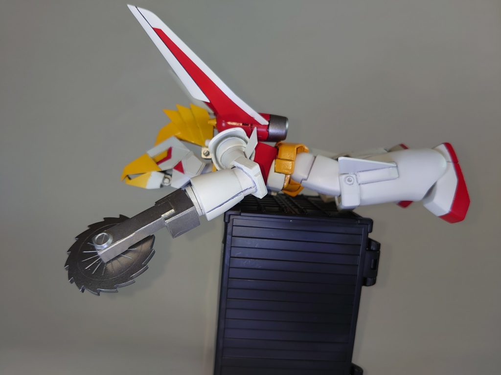 飛行時にはガルーダヘッドにより巡航形態へ移行