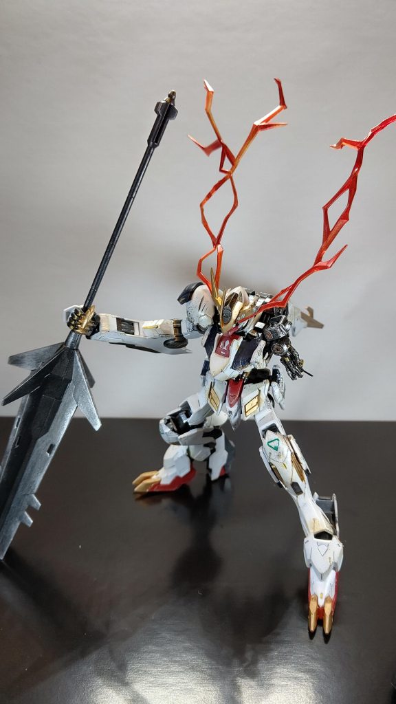 『おい、バルバトス…お前だって止まりたくないだろ…』
既に致命傷を負った筈の三日月とバルバトス
彼らを突き動かしたのは、オルガとの約束
家族との絆