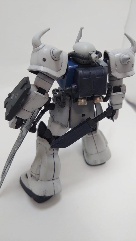 背面白と青の組み合わせだとヴァイスローゼとカラーリングが被るので白二色に差し色に青を入れることに