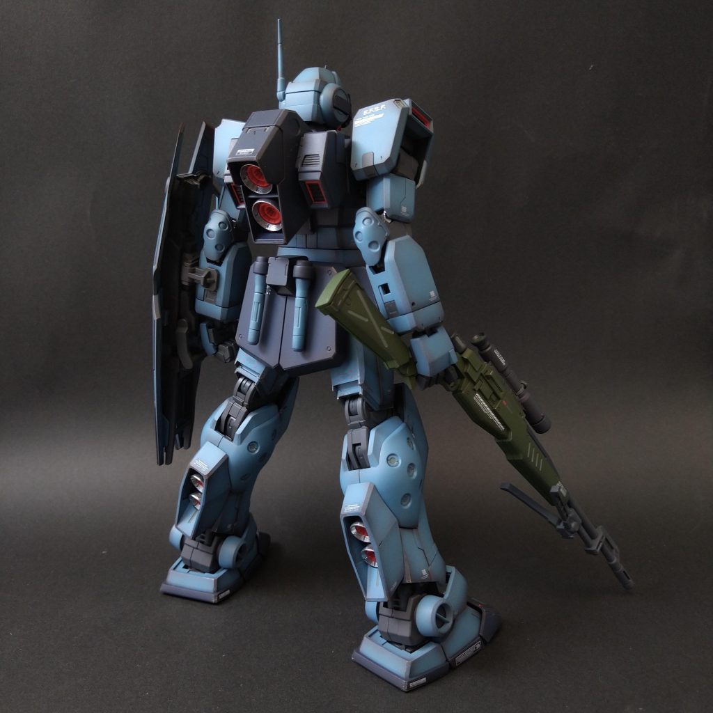 後ろ姿もシブい！
実際モデルとしては結構好きな部類に入ります。