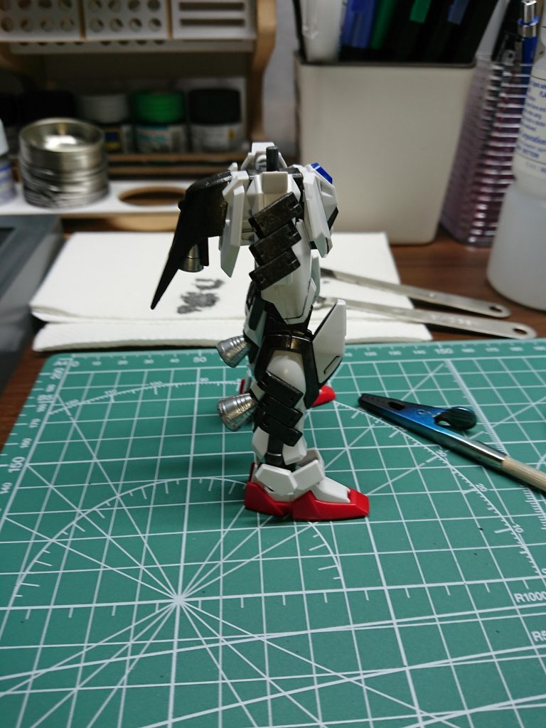 下半身は結構早めに形になってとても気に入っているのですが上半身がなかなか形にならず時間がかかってしまいました。製作途中の写真がこれしかなくもっと撮るべきだと反省しています…