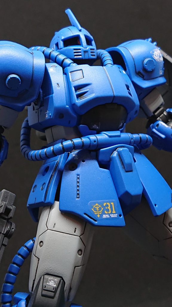 下からの煽りのアングルが決まります。