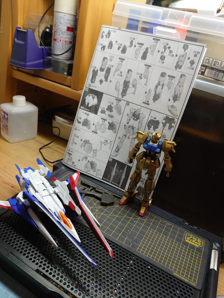 制作中のガンプラです