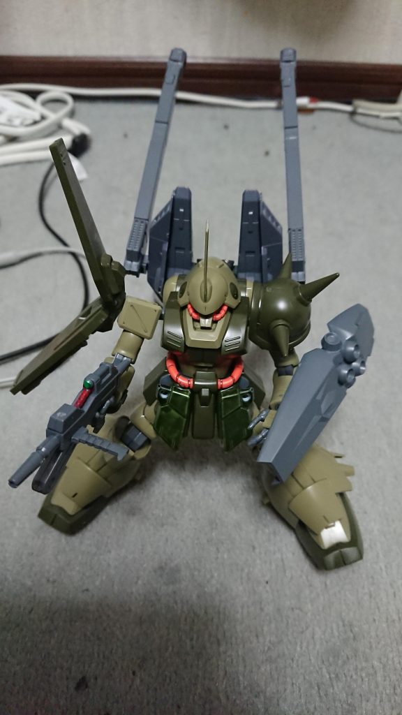 少年・ウィオ=シュネートスはネオジオン残党の捕虜として保護される。だが、彼を回収した女性パイロット・エティアは脱出時に奪取したマラサイの機動性に耐えきれず、重症を負ってしまう。
    +