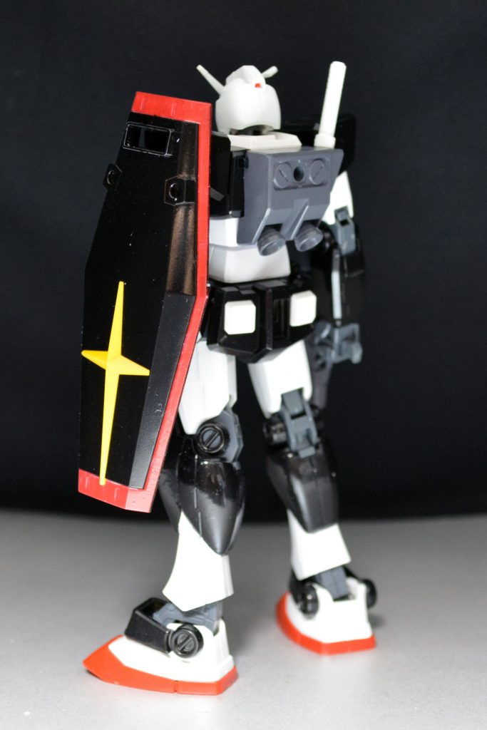 ## 背面
バックパックはサーベルラックを切って、プラ板で塞ぎました。