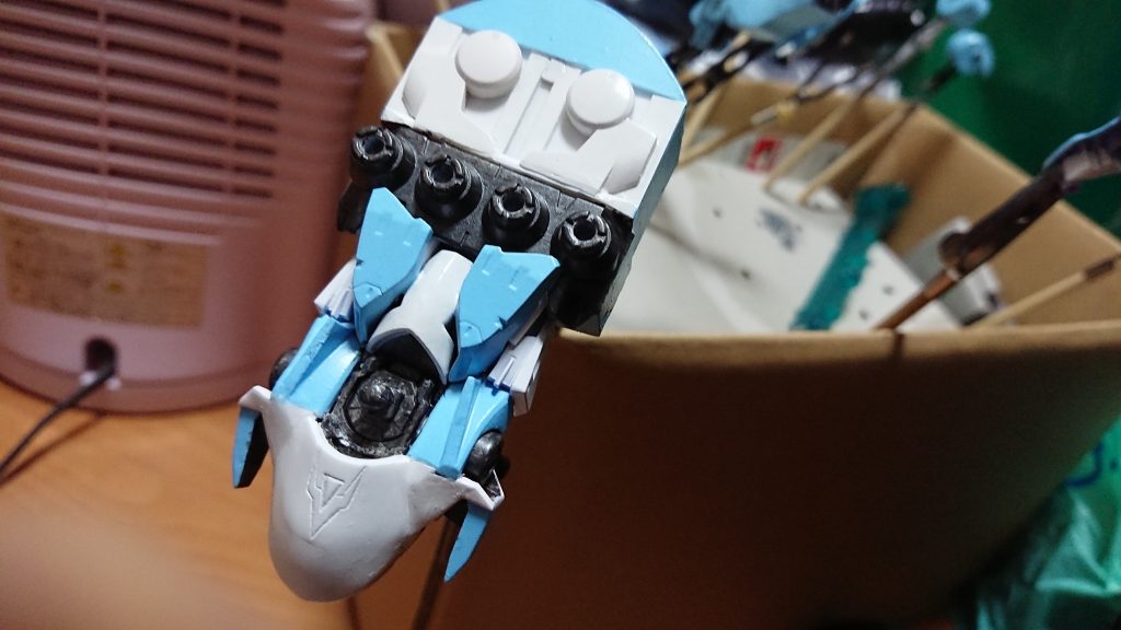 あまり写真に写っていなかった、背部ユニットです。余ったので以下リフポーズです。