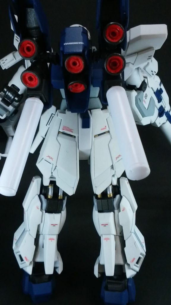 肩の後ろ部分、デカールが足らなくなったので貼れませんでした。＾＾；最後までご覧頂きありがとうございました。 