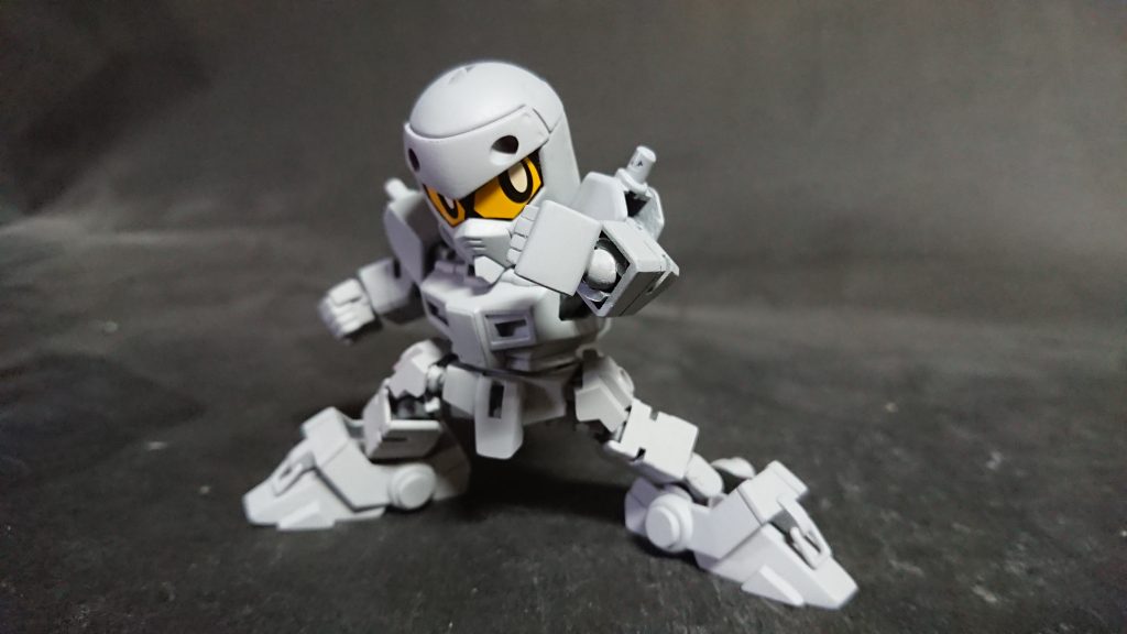 可動範囲とは闇雲に追加すれば良いというものではなく効果的な位置に配置する事が重要だと考えています。可動数ではなく、可動範囲を意識して可動を配置すると自然なポーズが決まるようになるのです。