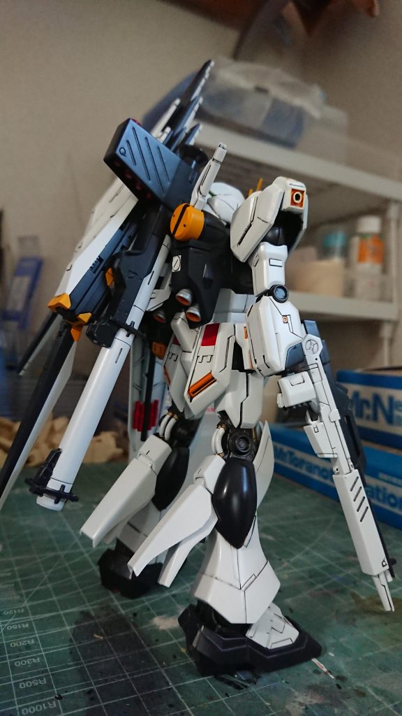 おしりにモーターヘッドみたいなでっぱりを付けて見ました。ふくらはぎスラスターカバーを二重に。
    +