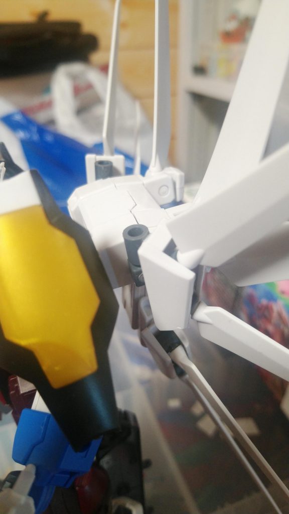 羽根の基部は可動部増やしてあります。