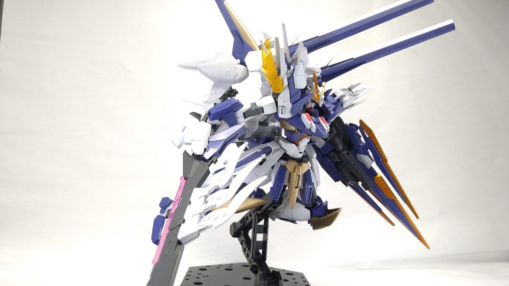 [武装:バスターブレイド改]
ガンダムダブルオースカイに付属するバスターソードを軸に改造しました。