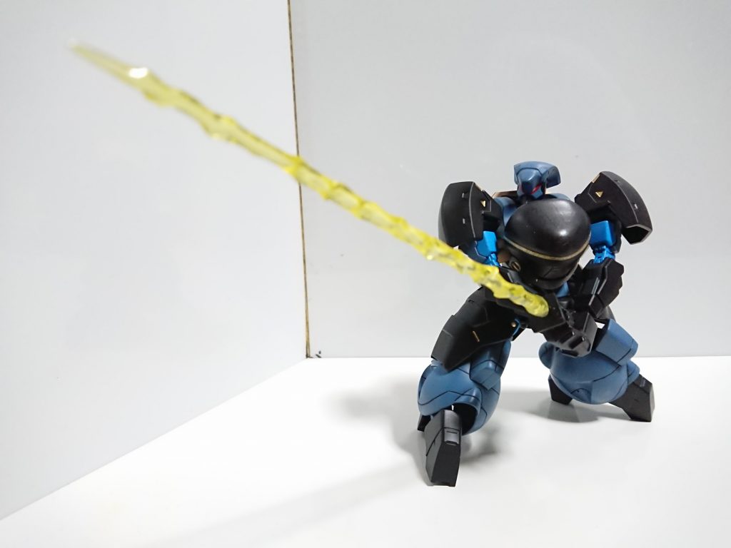 終式超光剣 柄から出る高出力のビームサーベルで最終奥義