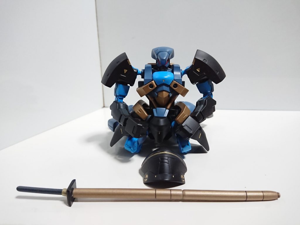 オブジェ形態?両足を外して正座をしてるような感じに