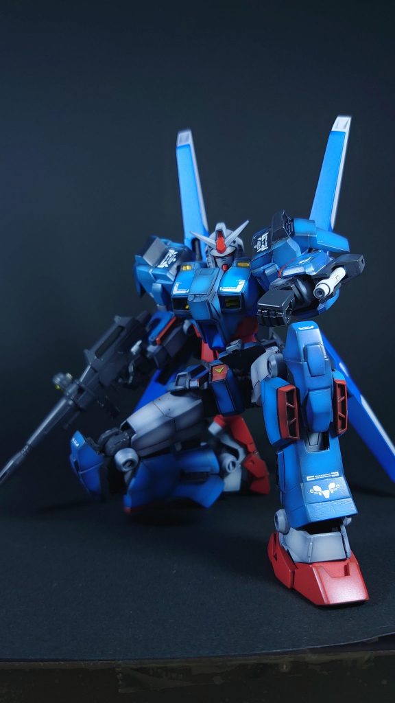 アーマーつけて立膝ついた状態です。脚を曲げもできるように、ふくらはぎのアーマーを少しずらすことで、ビヨンドの可動域を殺さず再現できました
+