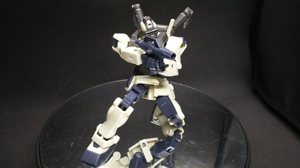 ビーム・スプレーガン精密射撃 空挺降下用機体ということで武装も最低限。少ない武装で最大の効果をあげるイメージの1枚。