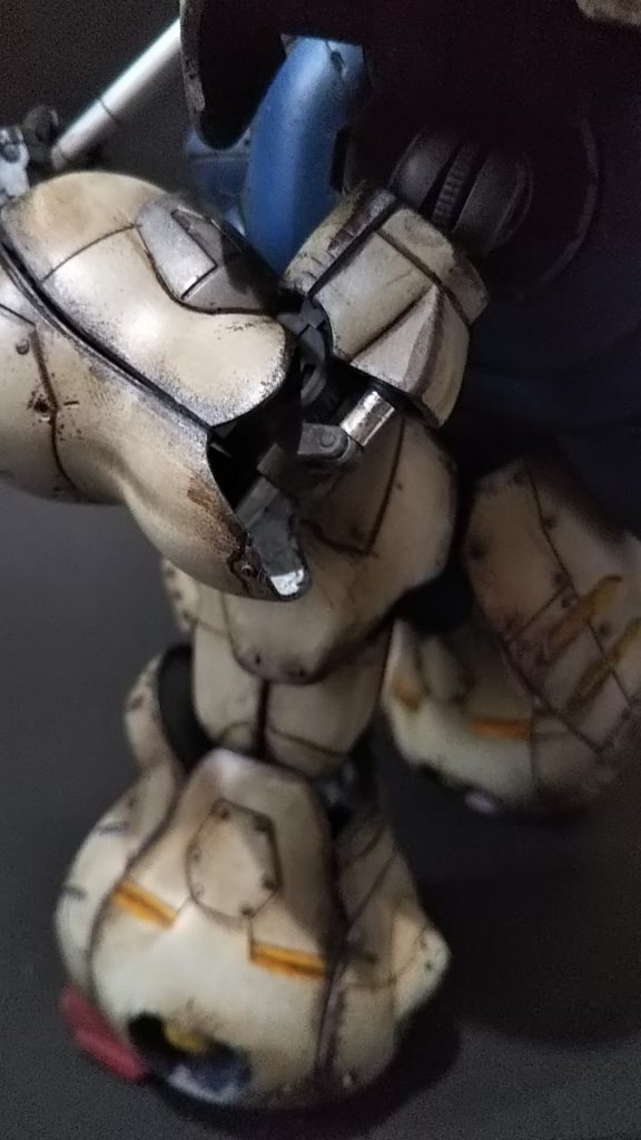 肘のシリンダーはシルバーシール