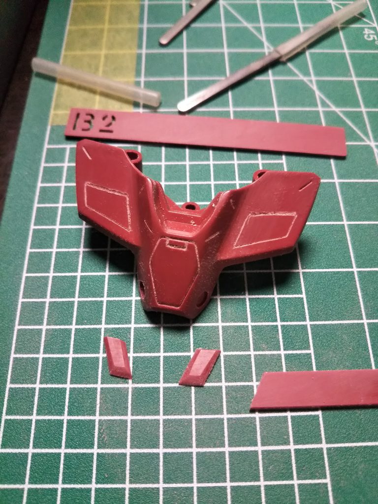 滞在先での制作で、プラバンを忘れた為、ランナータグを使ってディテールアップ。