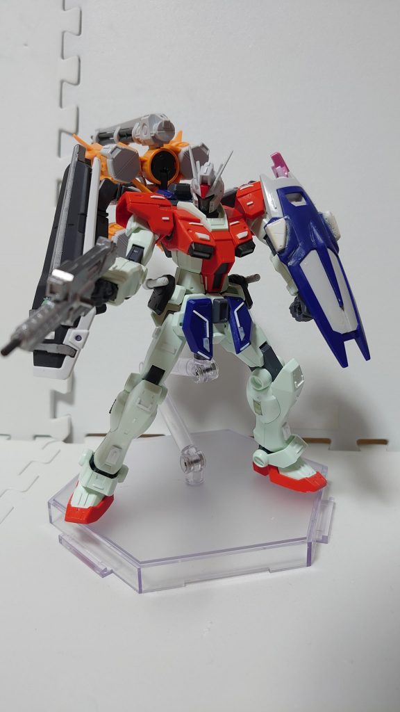 塗装前。ちまちまとパーツやらプラ棒やらを張り付けてます。