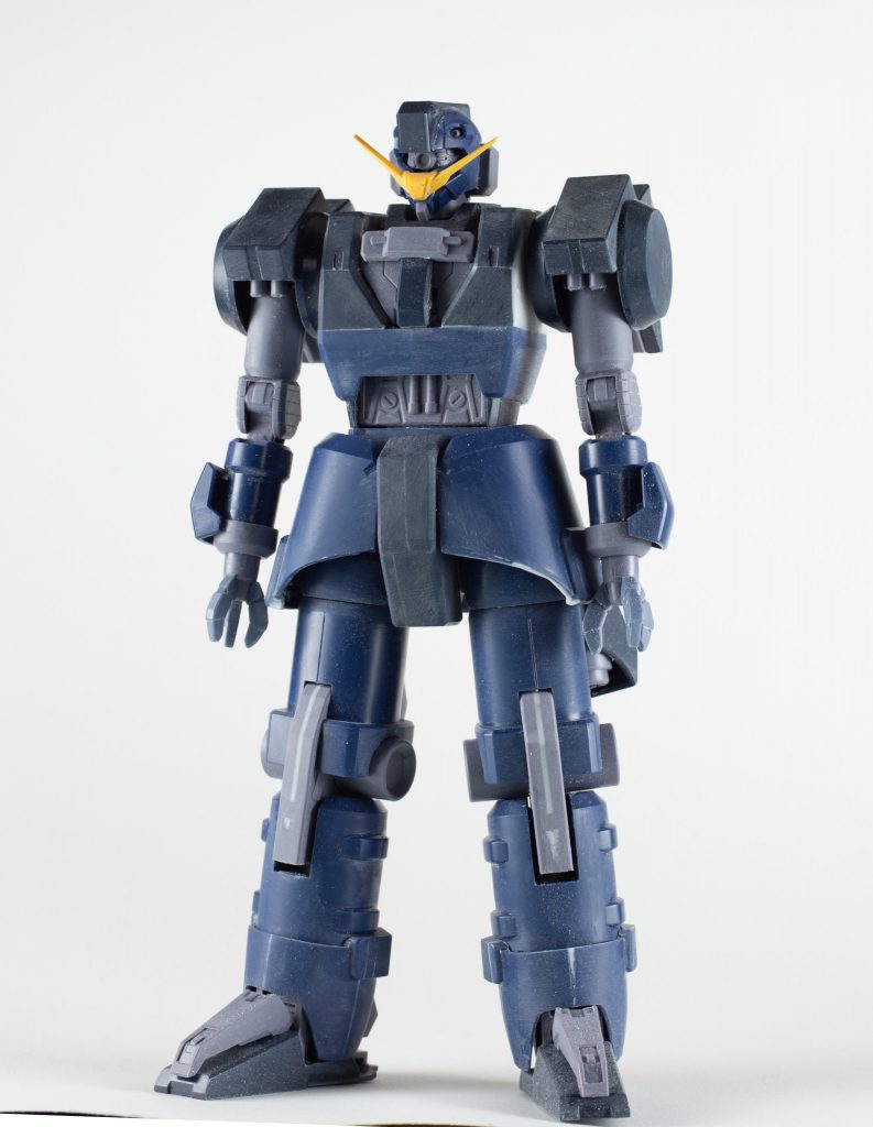 幅詰めや組み替えでそれっぽくしています。
ヒゲはコレクションシリーズのインパルスガンダムのアンテナ
指はMGガンダムmk2の物を流用しました。