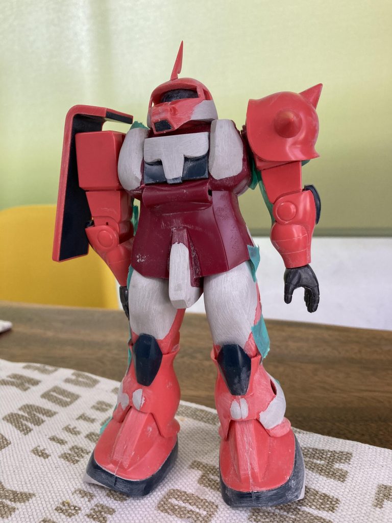 旧キットは手間がかかりますがそこが醍醐味です。顔ぽってり感、ハト胸、モモ脚をボリュームアップして足裏を斜めに厚底しました。