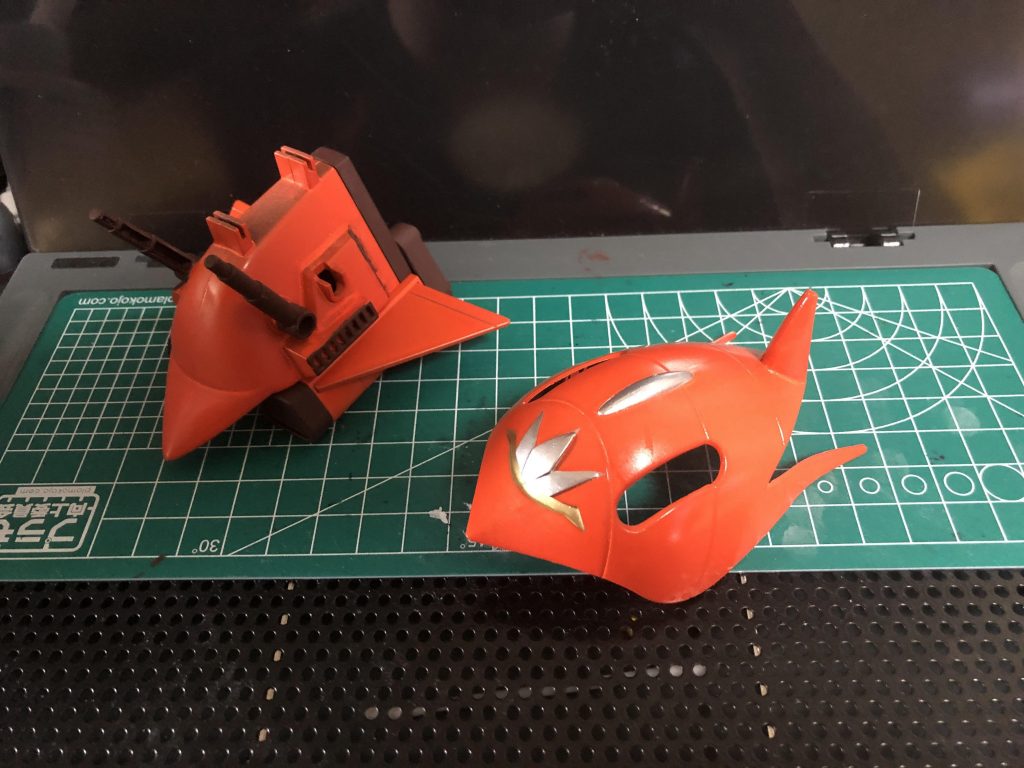 荒いですが合わせ目消しと、全塗装をしました。