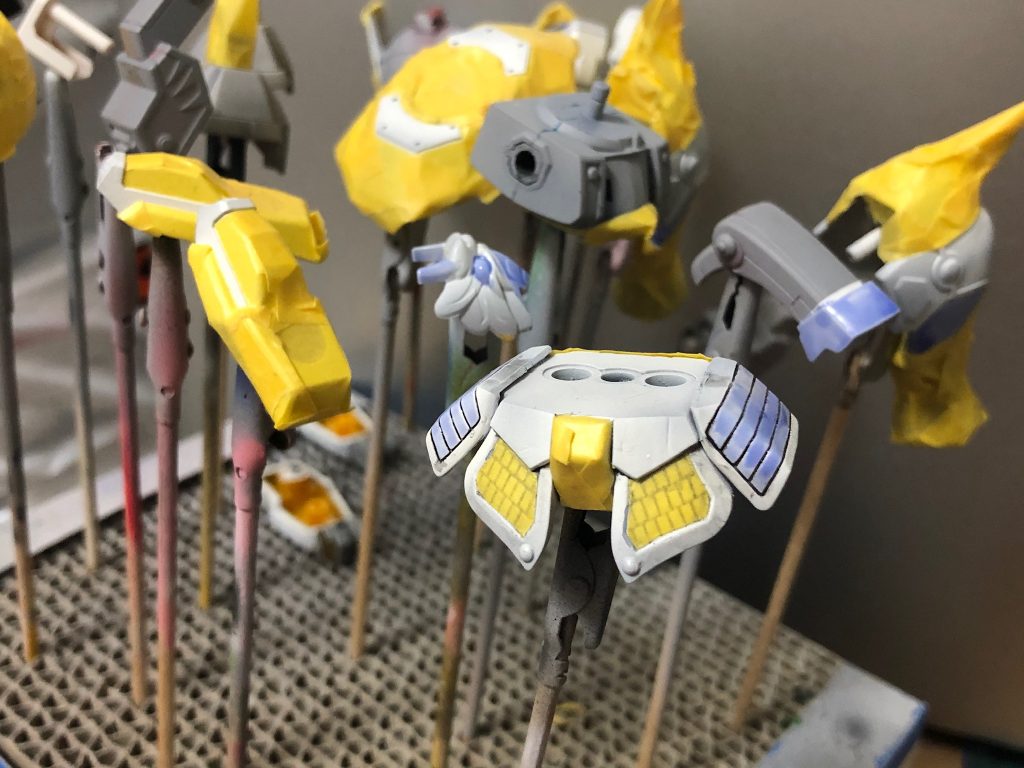 塗装前、マスキングでサイヤ人の戦闘服みたいになった時が一瞬ありました。。。