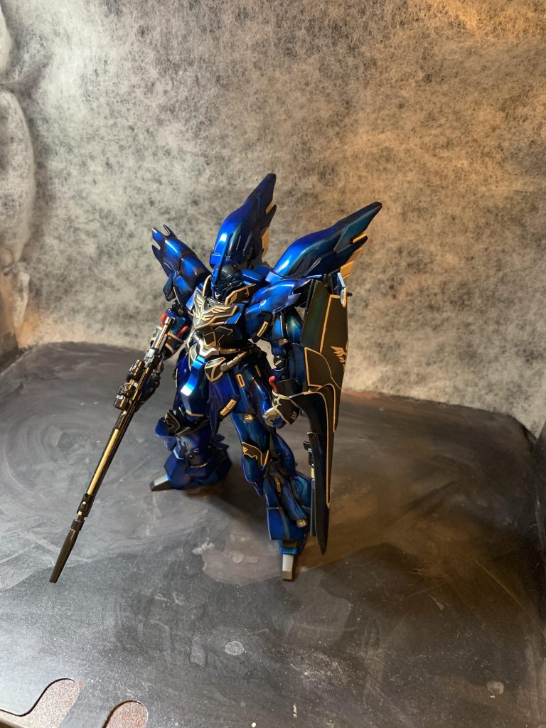 迷いましたがデカールは一切貼らずにやりました。