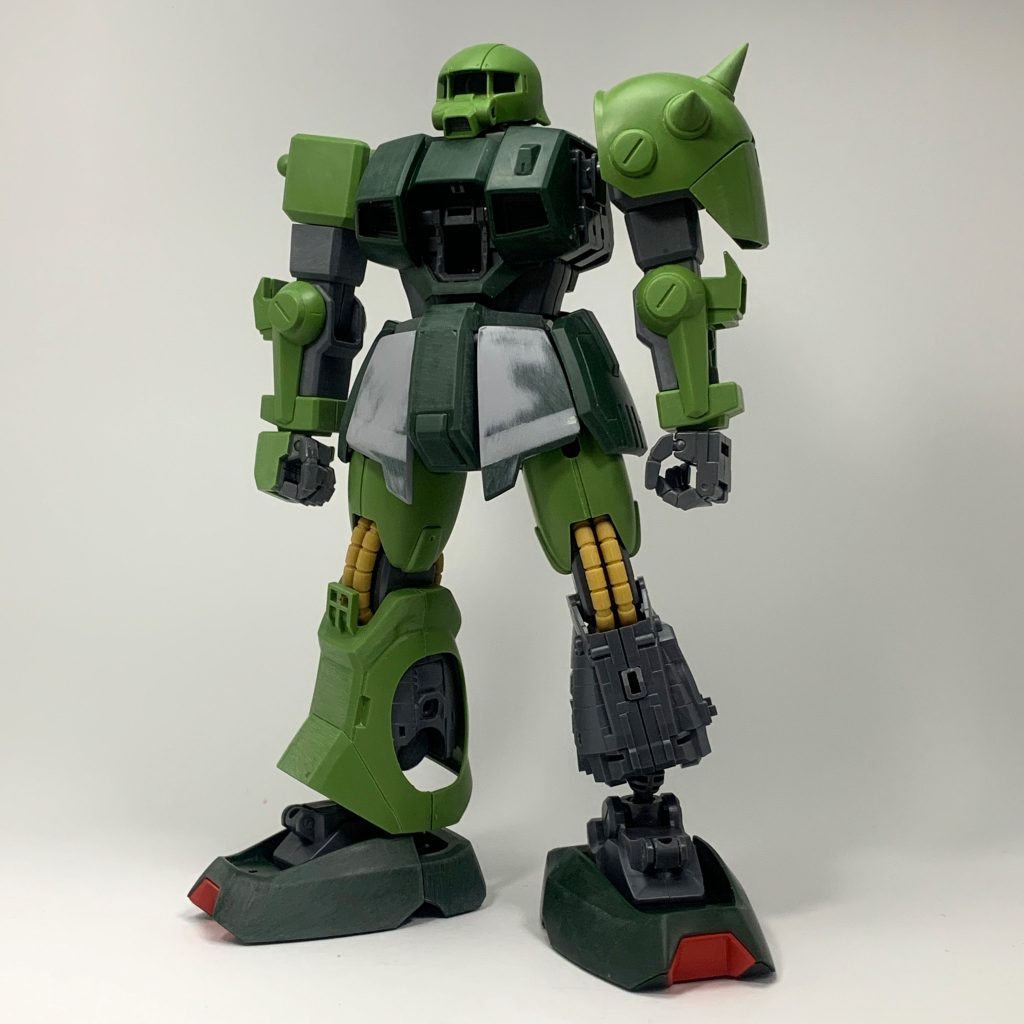 腕が長く見えてしまう気がしたので、肩位置を1.5mm程上にして、上腕付け根と肘関節でそれぞれ1mm短縮しました。
あと全体のバランスを見て頭位置を1.5mm後ろにして、前スカート5mm延長。