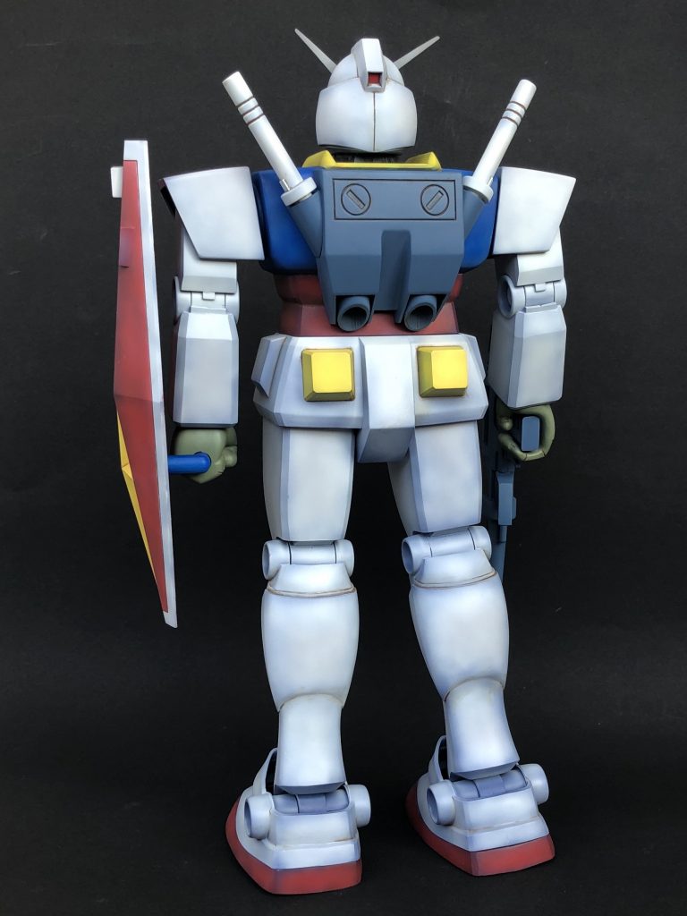 ランドセルやビームライフルはミディアムブルーをベタ塗りです。