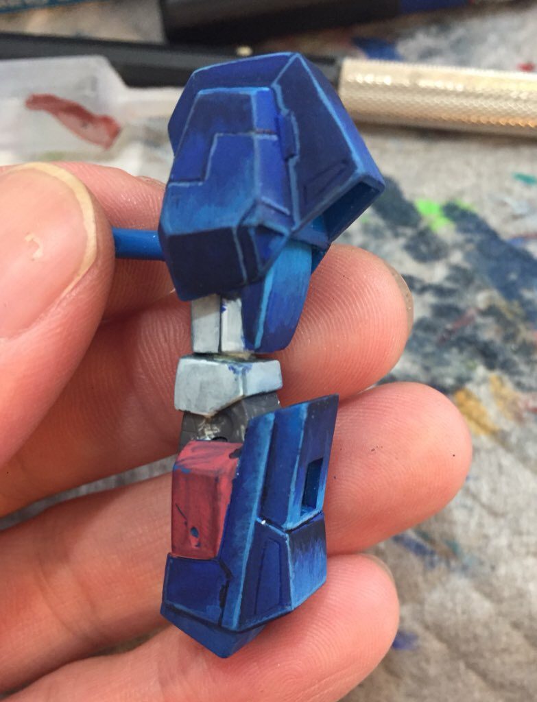 スポンジトントンのグラデーションアップ、マスキングテープで隠しながら塗装するため結構時間かかったなー