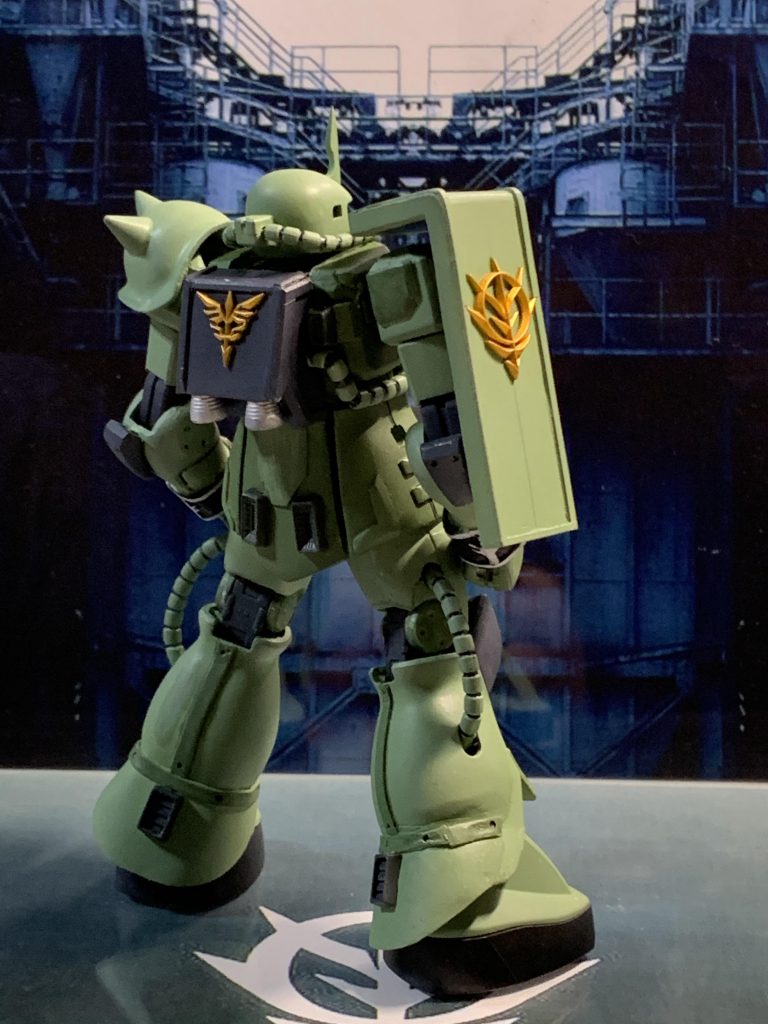 今回もガンダムマーカーエアブラシで、
ザクグリーン
ザクライトグリーン
ザクグレー
ガンダムホワイト
メタリックオレンジ
で塗装しています