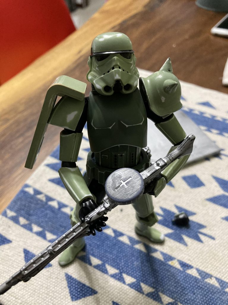 ザク製作が続き、ミキシングでの余剰パーツが溢れてしまい、ついいけない禁断ミキシングをしてしまいました・・

ご覧頂きありがとうございます。