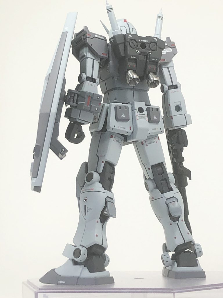 腰の前と横、ふくらはぎの外側にメタルノズル埋め込み、小型スラスターを追加しました。