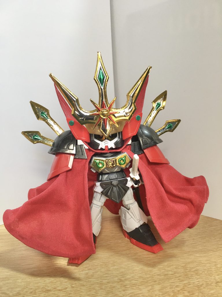 「剣聖の鎧」武装形態。本来ならマントは外すのですが、着けたまま鎧を装備させたかったのです。