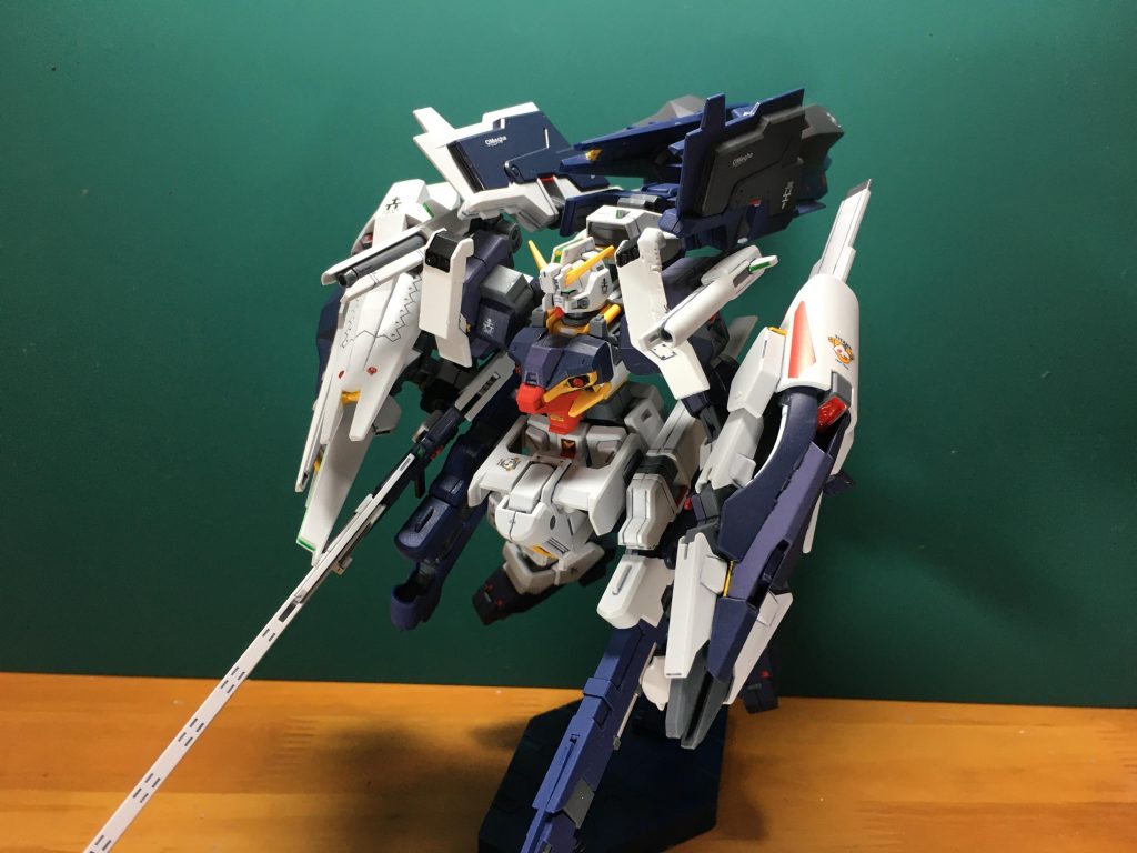 フルドド2機と合体した「ハイゼンスレイ・ラー第2形態」。MA的な運用コンセプトは変わらない。