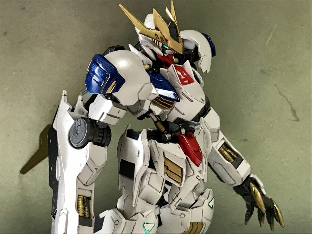 今回はエッジにグレーを塗ってみました。微妙です…。
    +