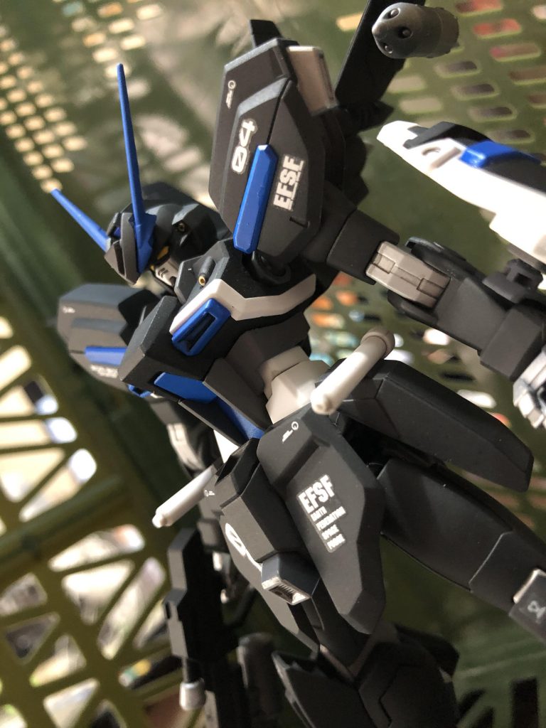 マッドブラック、ラバーブラックで塗装。