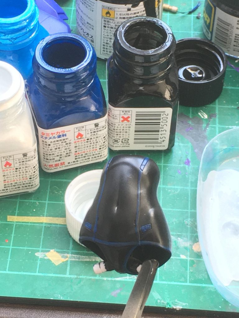 ウイノーブラックに半光沢をしてみたら割と良い感じになりました。