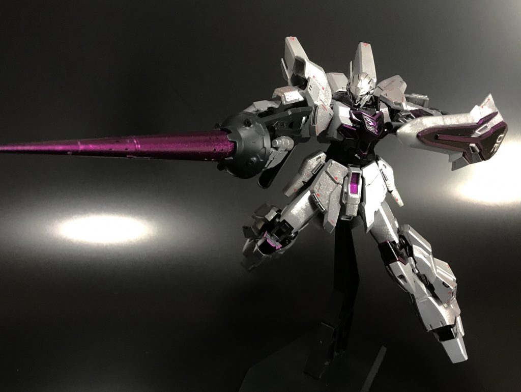 武器にはショットランサーを持たせてみました。元々コロニー内で戦闘する予定だったんだから、それ用の武器を持たせたけば良かったのにと映画を観て思ったので、ブキヤのパーツで作成しました。