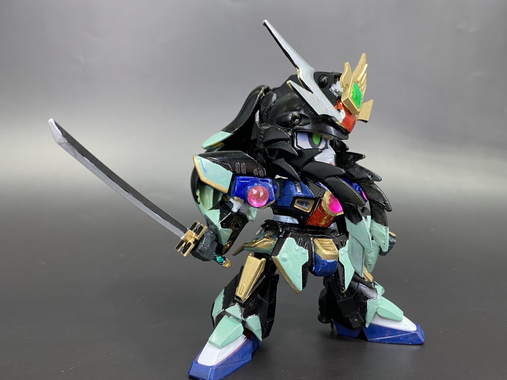 サイドショット。腰パーツは迷ったあげく、飛駆鳥大将軍がベストマッチ。笑