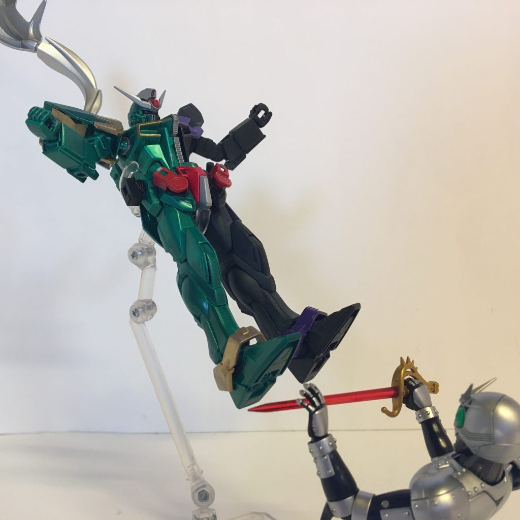 さすがに半分に分割しませんがwww、必殺技のジョーカーエクストリームっぽいポーズもかっこよく出来たと思います。