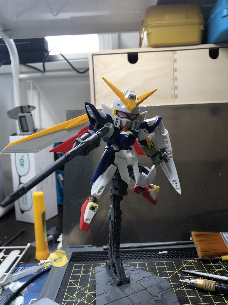 ツインアイは0.3のプラ板を貼りました、クロスシルエットっぽくなったと思う。