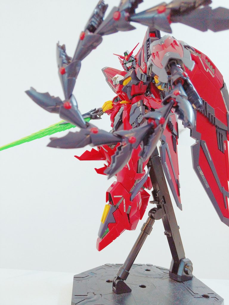 以上、ガンダムエピオンでした。ガンダムWファンの方ならば、エピオンのキット化は涙が出るほど嬉しいと思います笑笑
自分もエピオンはかなりお気に入りの機体ですし、MGということで再現度が高くて嬉しいです。