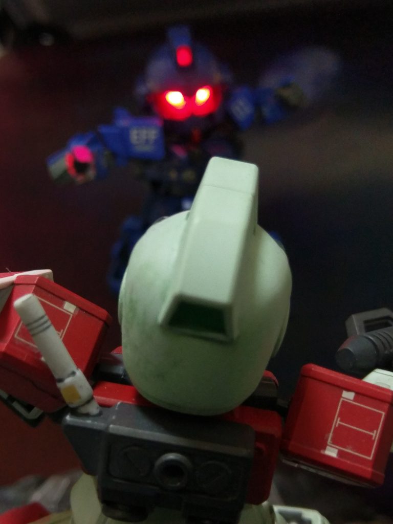 ジムを襲うブルーディスティニー1号機